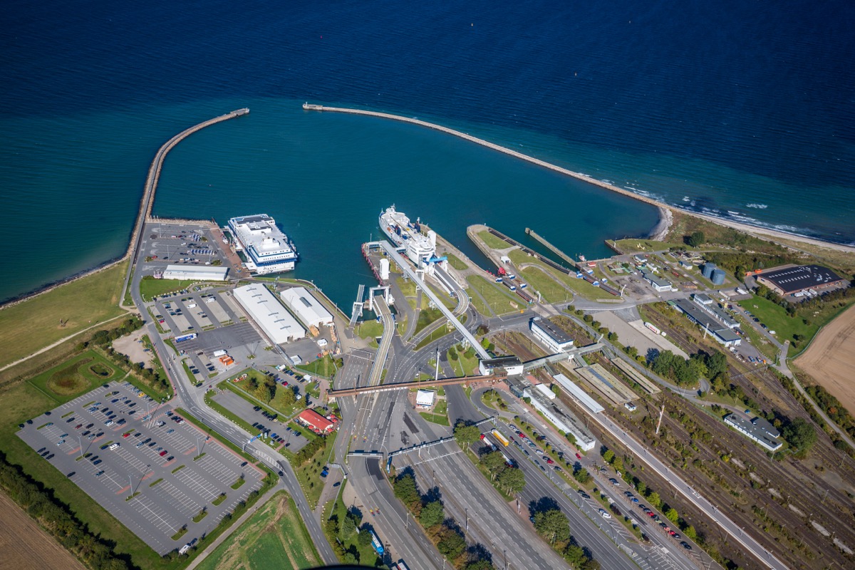 Der Fährhafen Puttgarden an der Nordspitze Fehmarns, Ausgangspunkt der Überfahrt nach Rødby.